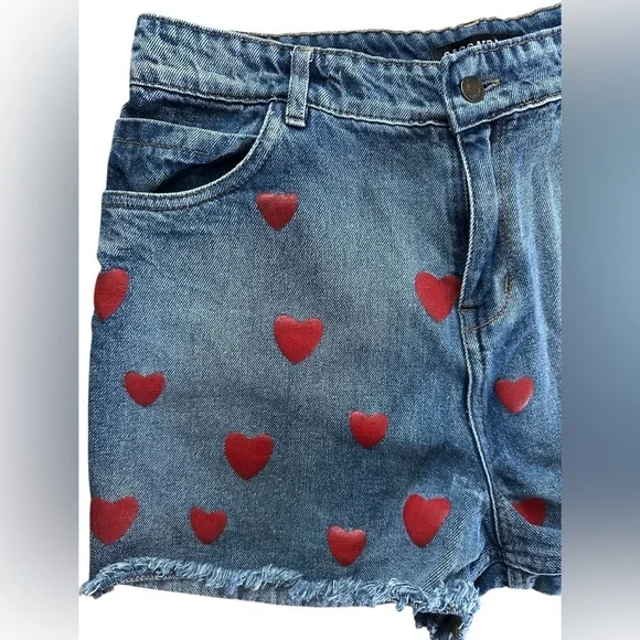 Sassafras Heart-Print Denim Shorts – Women’s L - Picture 3 of 8